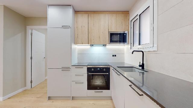 Imagen 16 Inmueble 300316 - Piso en venta en Barcelona / Avda. Meridiana - Plaça Ferran Reyes