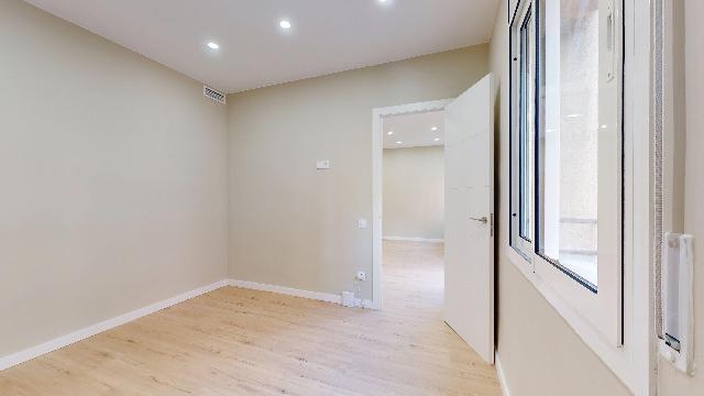 Imagen 26 Inmueble 300316 - Piso en venta en Barcelona / Avda. Meridiana - Plaça Ferran Reyes