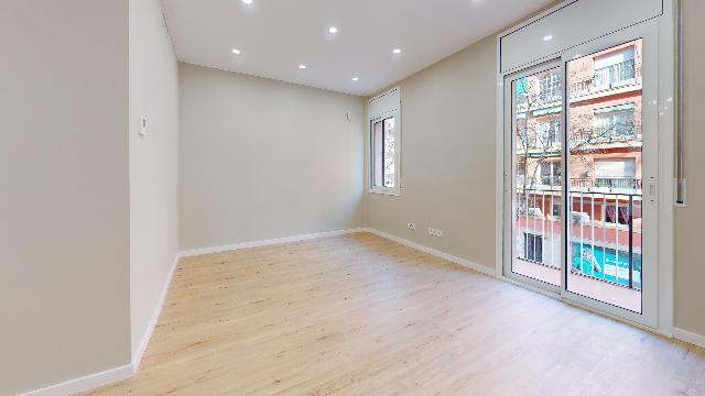 Imagen 10 Inmueble 300316 - Piso en venta en Barcelona / Avda. Meridiana - Plaça Ferran Reyes