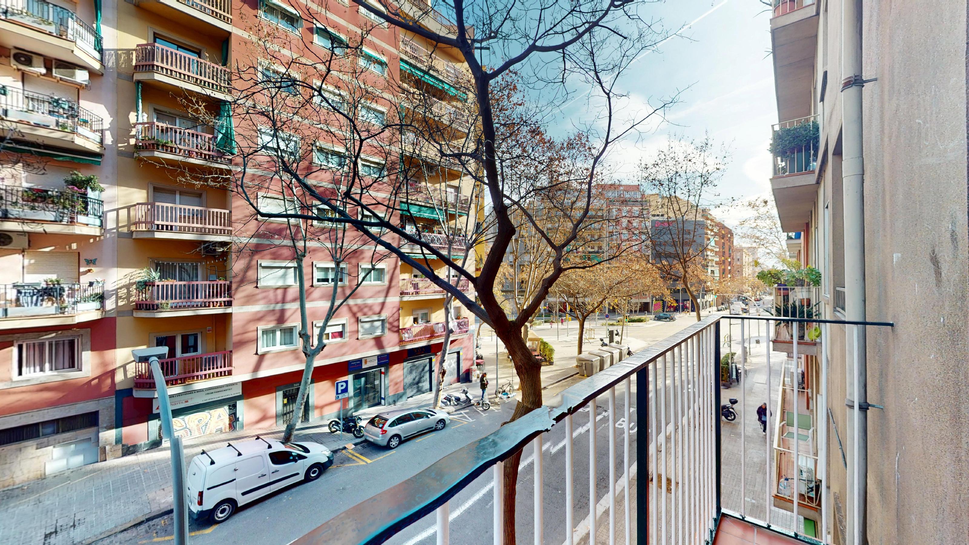 Imagen 14 Piso en venta en Barcelona / Avda. Meridiana - Plaça Ferran Reyes