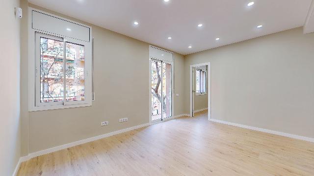 Imagen 1 Inmueble 300316 - Piso en venta en Barcelona / Avda. Meridiana - Plaça Ferran Reyes