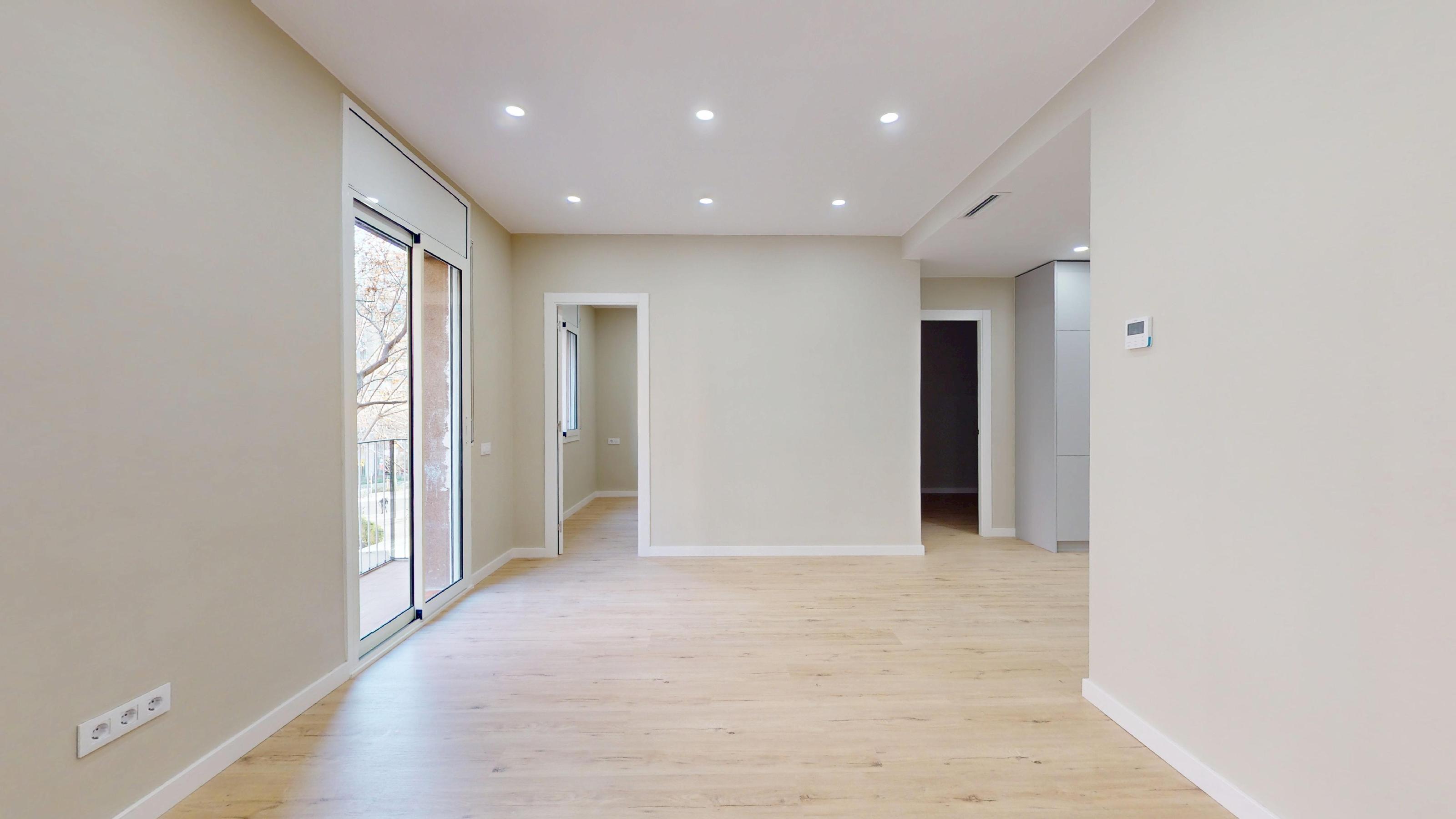 Imagen 12 Piso en venta en Barcelona / Avda. Meridiana - Plaça Ferran Reyes