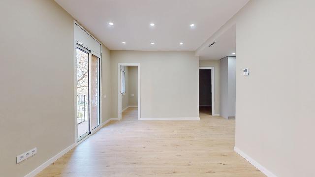 Imagen 12 Inmueble 300316 - Piso en venta en Barcelona / Avda. Meridiana - Plaça Ferran Reyes