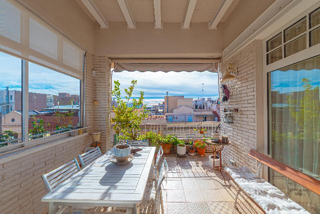 Imagen 1 Inmueble 300948 - Ático en venta en Barcelona / Calle Enric Granados 