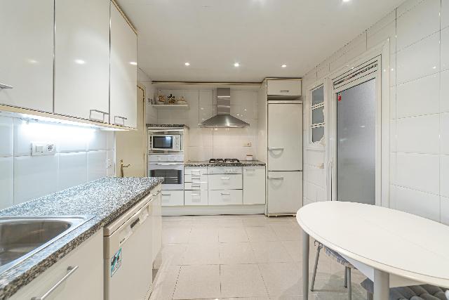 Imagen 4 Inmueble 301189 - Piso en venta en Barcelona / Pza. Tetuan - Pso. Sant Joan