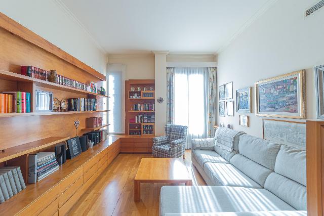 Imagen 2 Inmueble 301189 - Piso en venta en Barcelona / Pza. Tetuan - Pso. Sant Joan