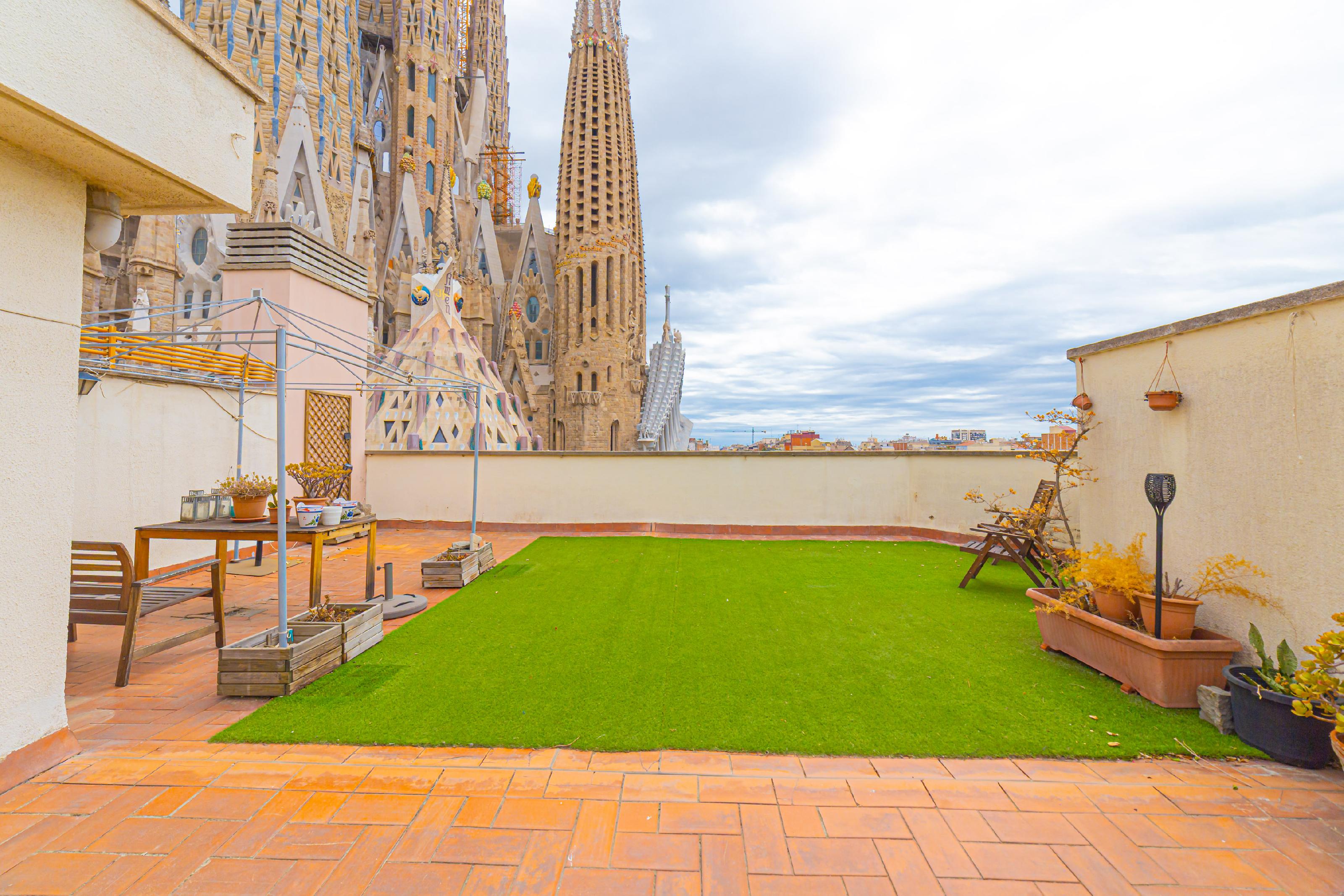 Imagen 26 Ático en venta en Barcelona / Provença - Sardenya delante de La Sagrada Familia
