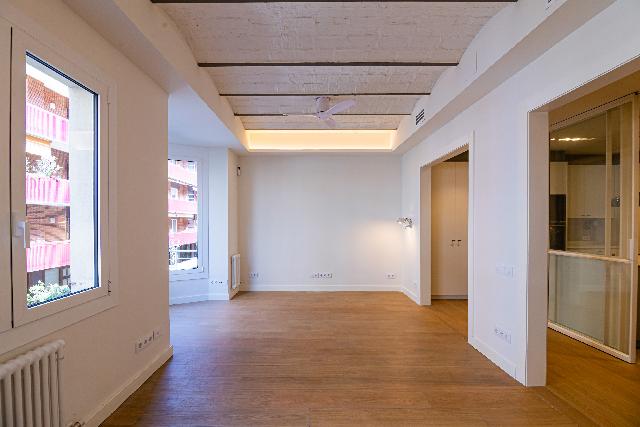 Imagen 2 Inmueble 302315 - Piso en venta en Barcelona / Rector Ubach - Junto Parque Moragas