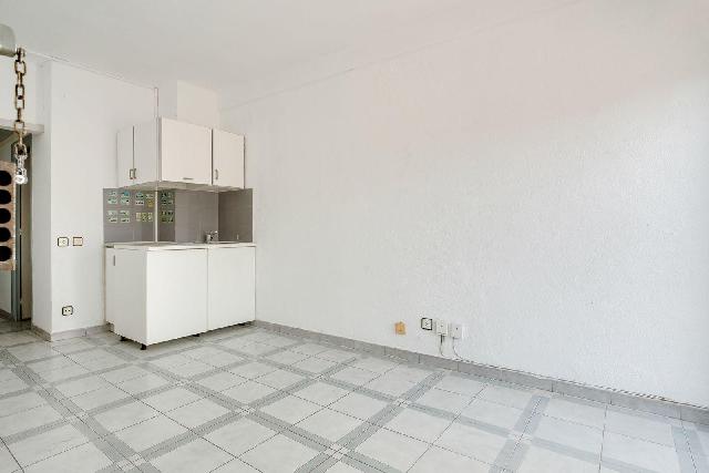 Imagen 4 Inmueble 302356 - Estudio en venta en Barcelona / Gran Vía - Font de la Guatlla