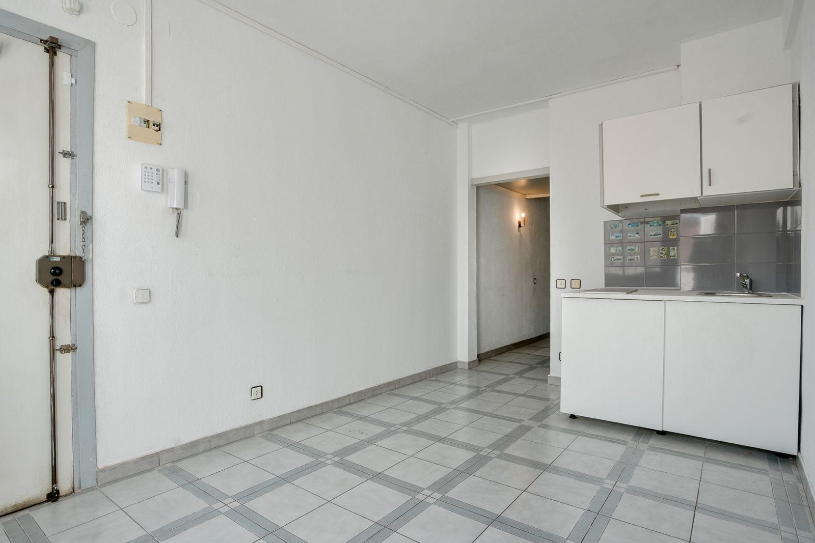 Imagen 8 Estudio en venta en Barcelona / Gran Vía - Font de la Guatlla