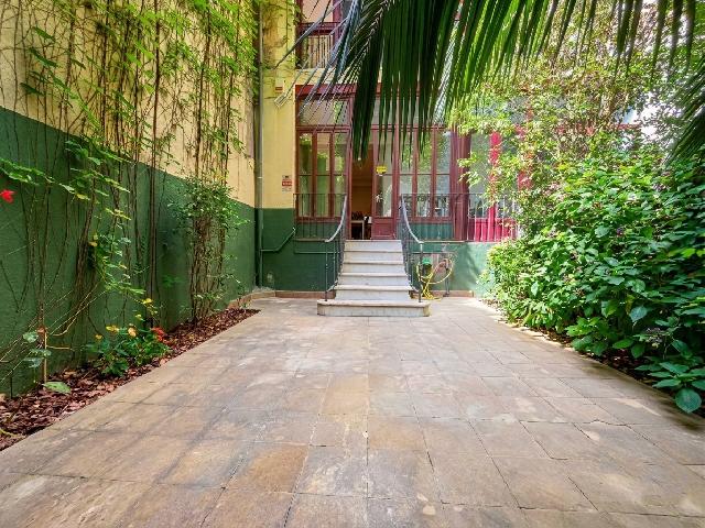 Imagen 1 Inmueble 302413 - Piso en venta en Barcelona / Calle Pau Claris - Calle Valencia