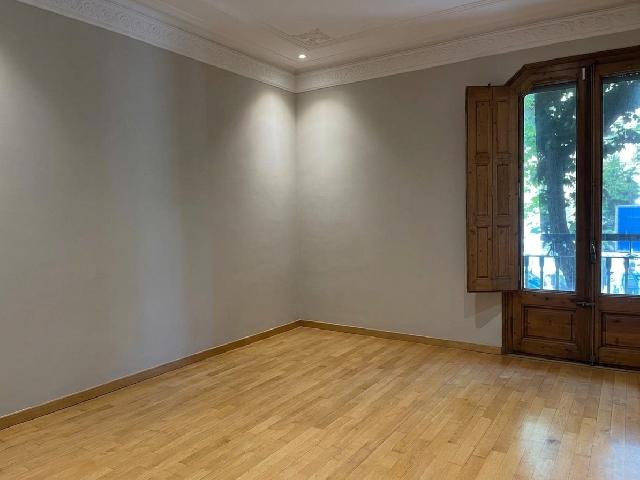 Imagen 5 Inmueble 302413 - Piso en venta en Barcelona / Calle Pau Claris - Calle Valencia
