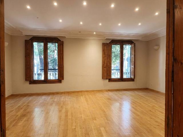 Imagen 6 Inmueble 302413 - Piso en venta en Barcelona / Calle Pau Claris - Calle Valencia