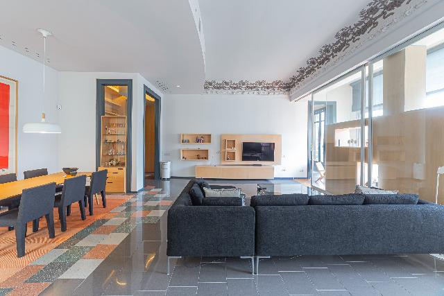 Imagen 2 Inmueble 302631 - Piso en venta en Barcelona / Entre Paseo de Gracia y Pg. de Sant Joan