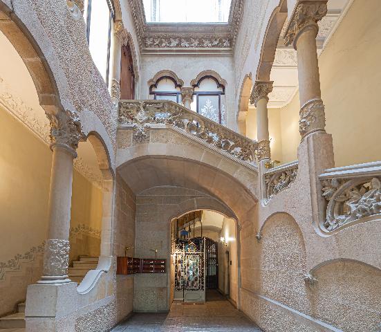 Imagen 1 Inmueble 302631 - Piso en venta en Barcelona / Entre Paseo de Gracia y Pg. de Sant Joan