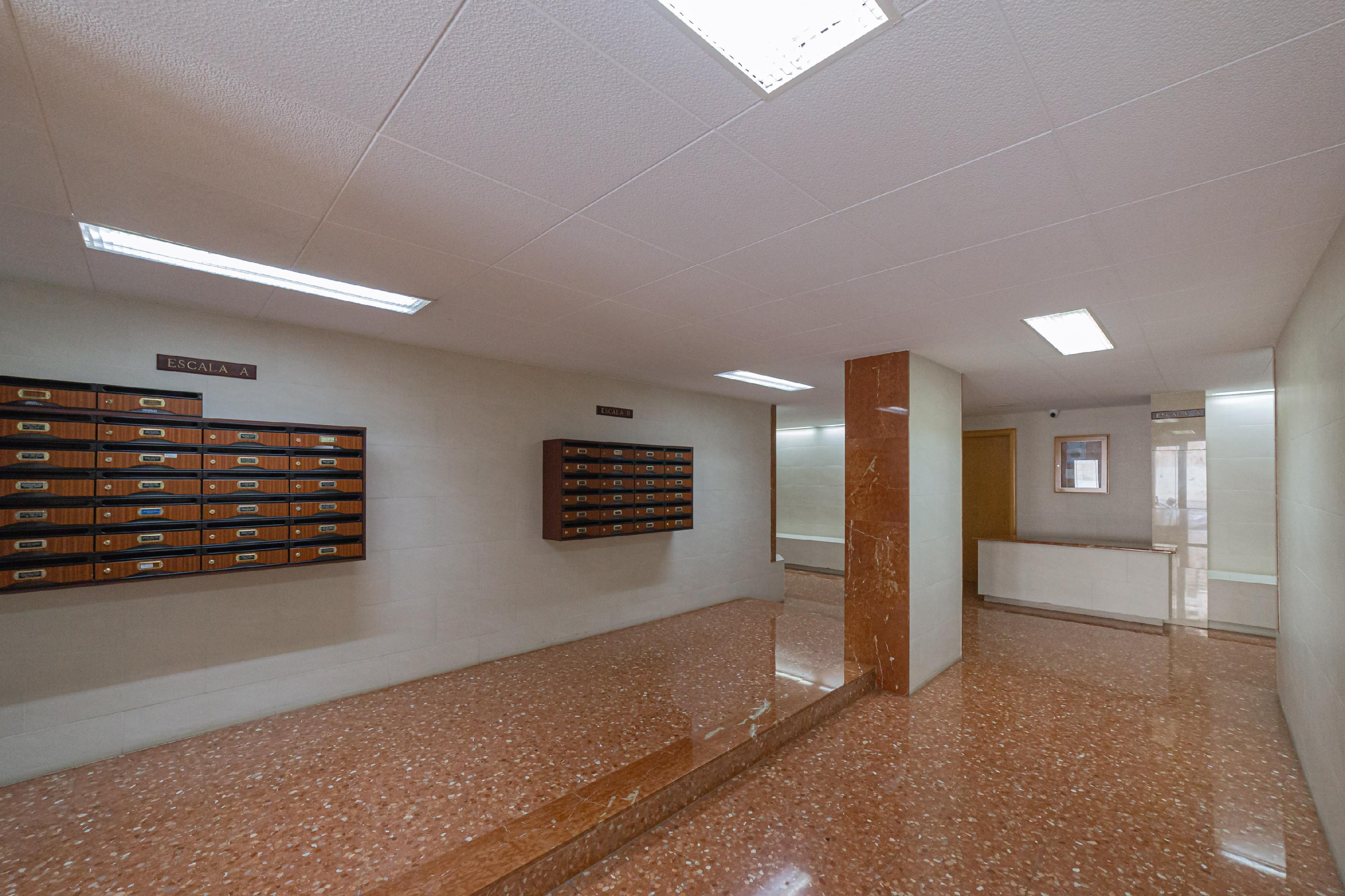 Imagen 25 Piso en venta en Barcelona / Cerca de Plaza España y Parque de Font Florida