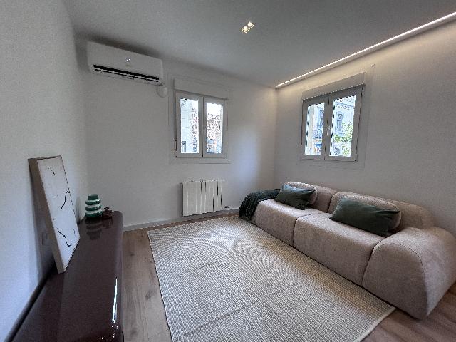 Imagen 2 Inmueble 302815 - Piso en venta en Barcelona / A 10 min. Playa Sant Miquel