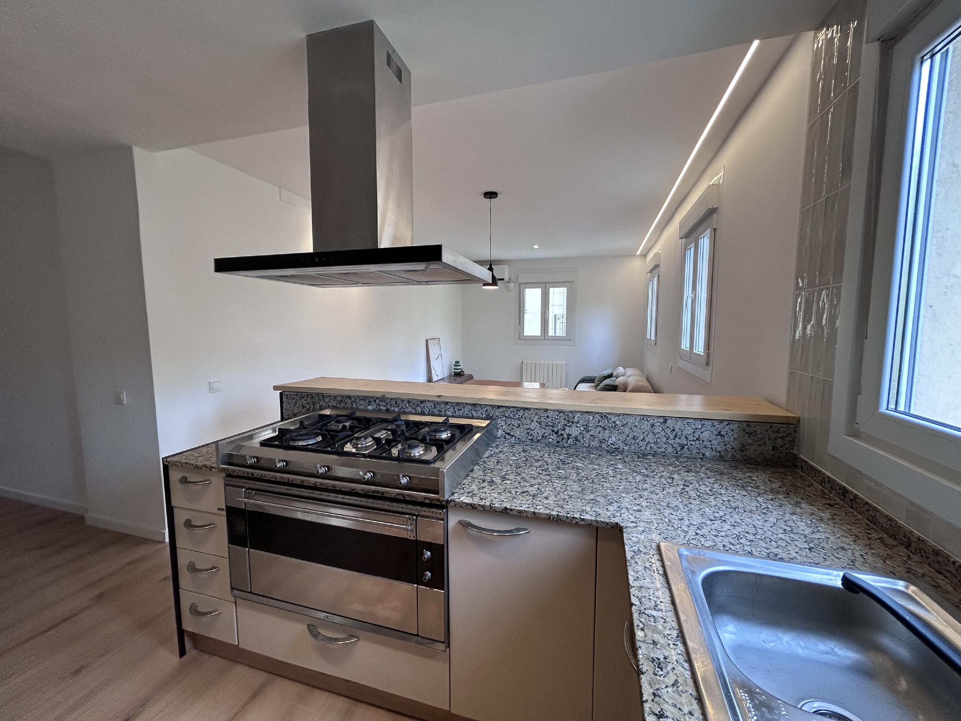 Imagen 20 Piso en venta en Barcelona / A 10 min. Playa Sant Miquel