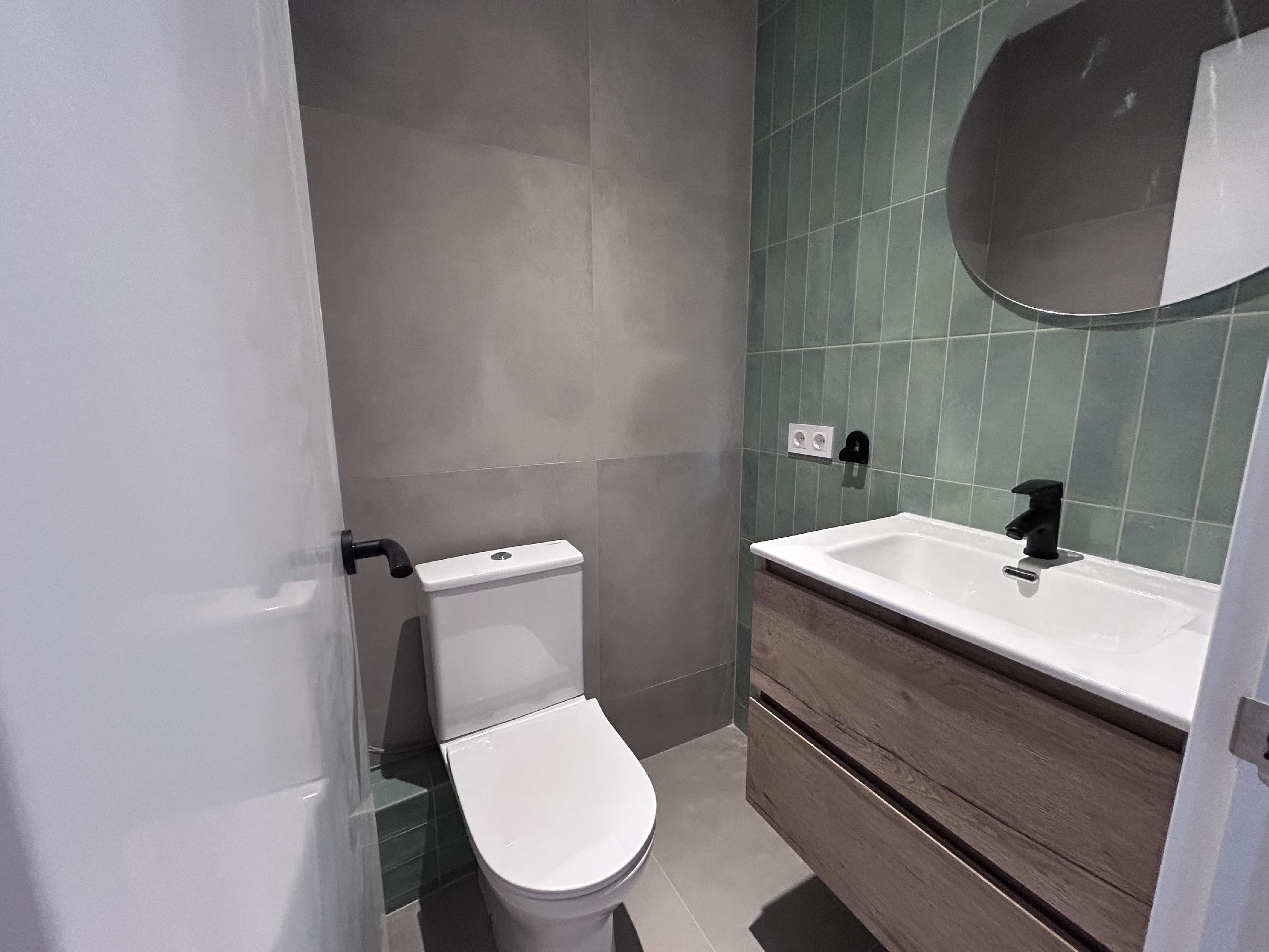 Imagen 33 Piso en venta en Barcelona / A 10 min. Playa Sant Miquel