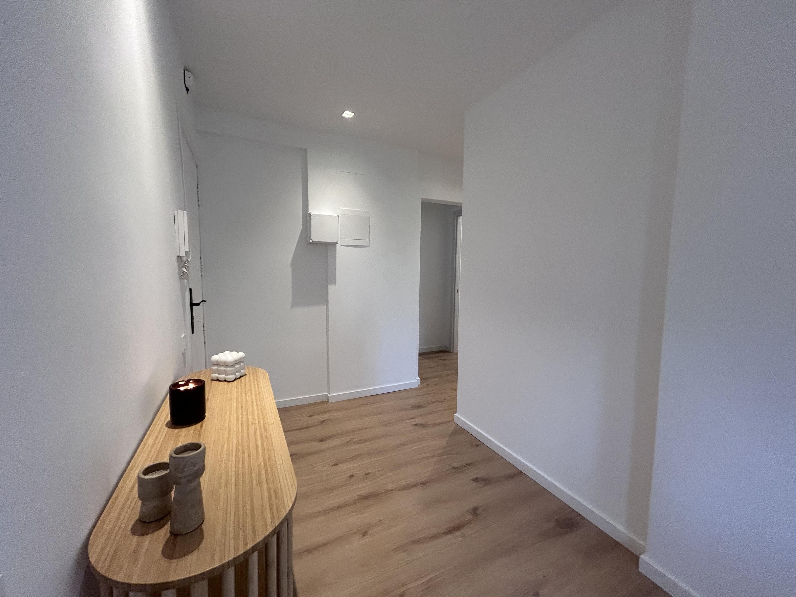 Imagen 7 Piso en venta en Barcelona / A 10 min. Playa Sant Miquel
