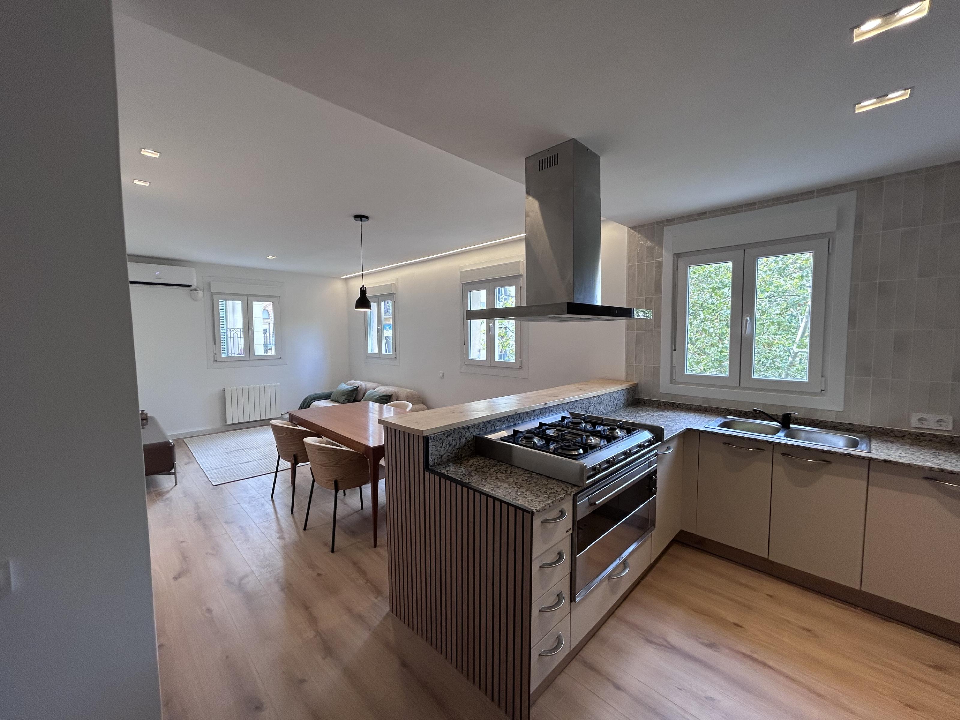 Imagen 21 Piso en venta en Barcelona / A 10 min. Playa Sant Miquel