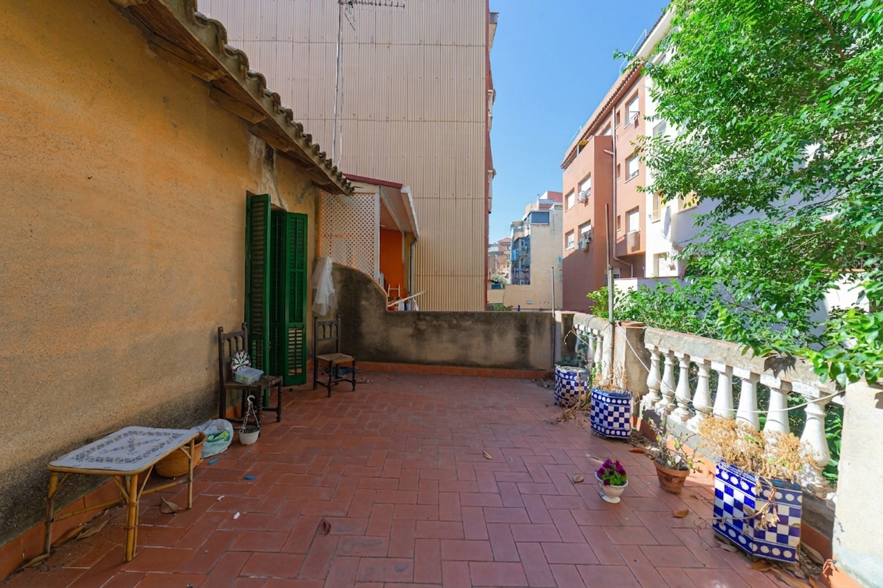 Imagen 9 Casa en venta en Barcelona / Nou Barris al lado de la parada Virrei Amat L5
