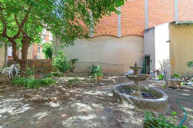Imagen 11 Inmueble 303037 - Casa en venta en Barcelona / Nou Barris al lado de la parada Virrei Amat L5