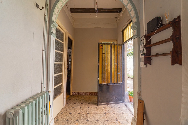 Imagen 7 Inmueble 303037 - Casa en venta en Barcelona / Nou Barris al lado de la parada Virrei Amat L5