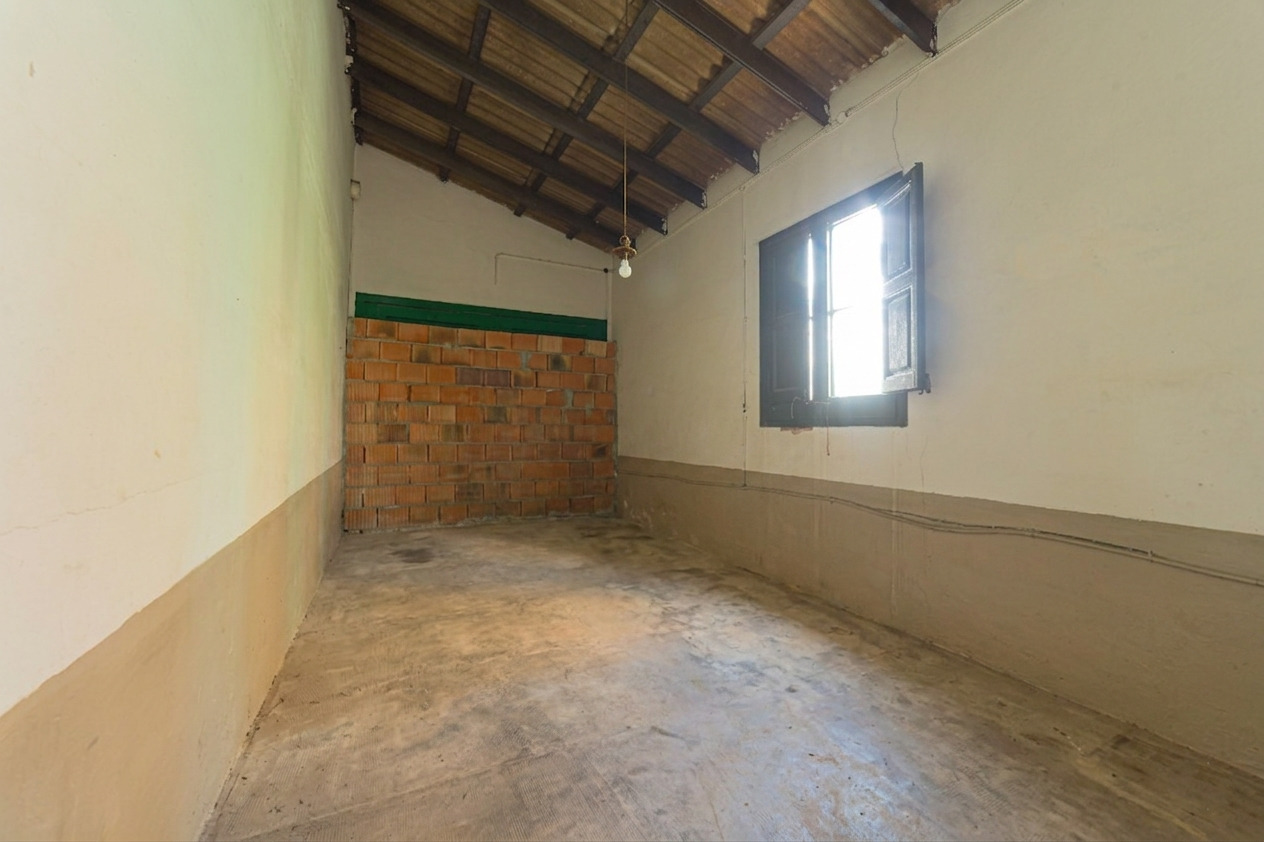 Imagen 10 Casa en venta en Barcelona / Nou Barris al lado de la parada Virrei Amat L5
