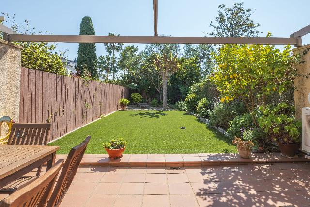 Imagen 1 Inmueble 303307 - Casa en venta en Sant Just Desvern / Al lado de Rambla Sant Just