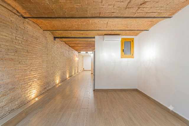 Imagen 2 Inmueble 303569 - Piso en venta en Barcelona / A pocos minutos de Montjuïc y del mirador de Poble-sec.