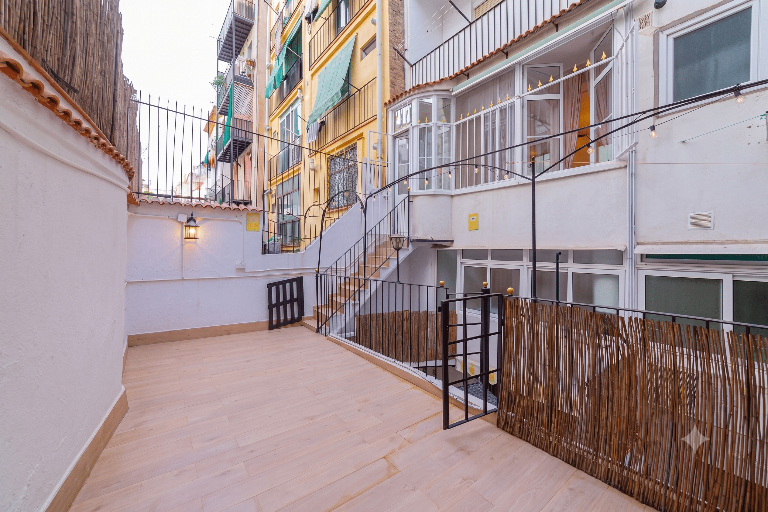 Imagen 14 Piso en venta en Barcelona / A pocos minutos de Montjuïc y del mirador de Poble-sec.