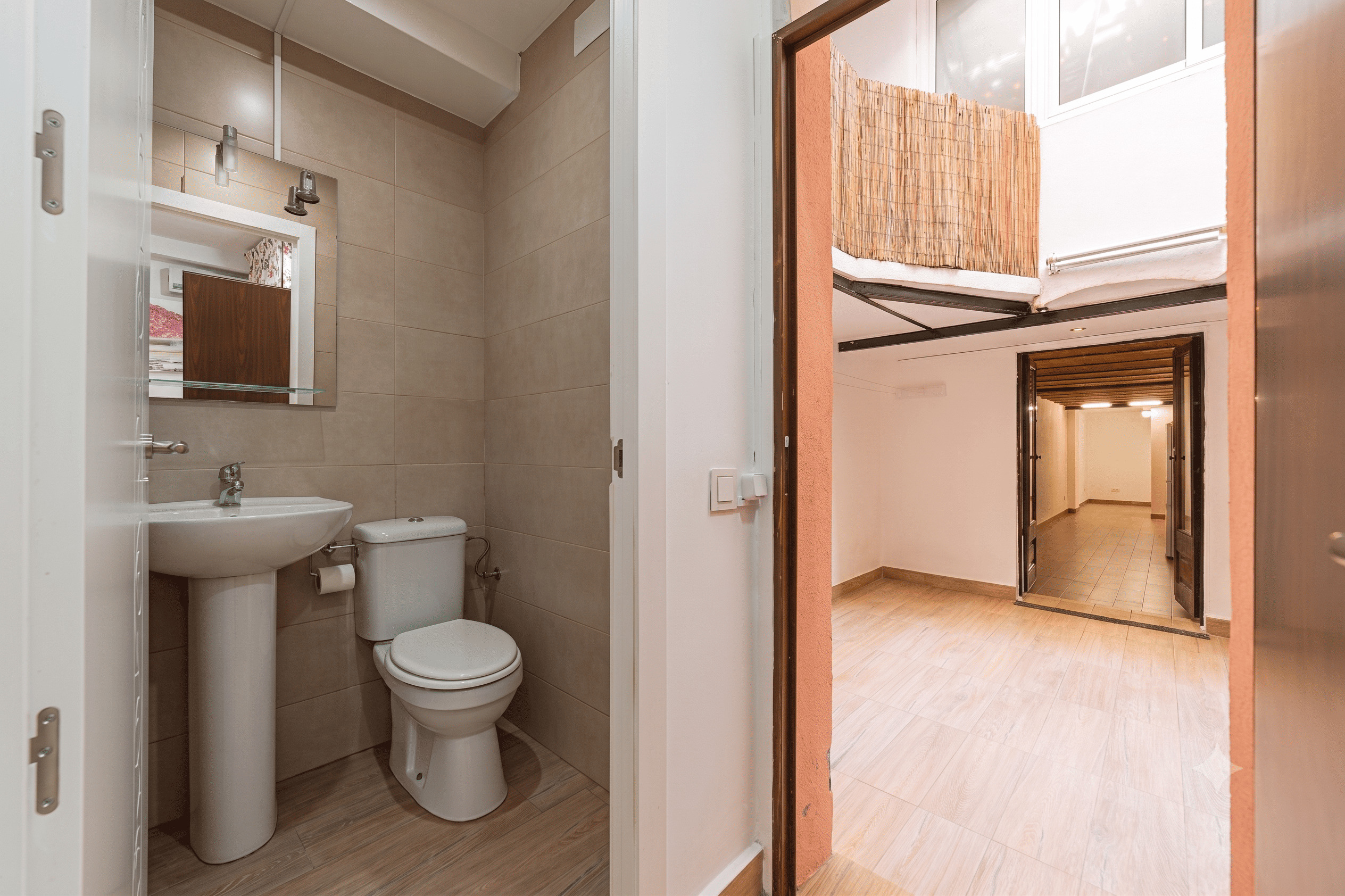 Imagen 12 Piso en venta en Barcelona / A pocos minutos de Montjuïc y del mirador de Poble-sec.
