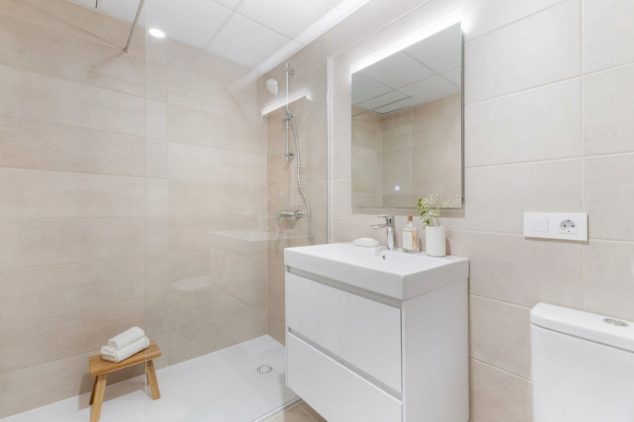 Imagen 13 Piso en venta en Barcelona / La Marina del Prat Vermell