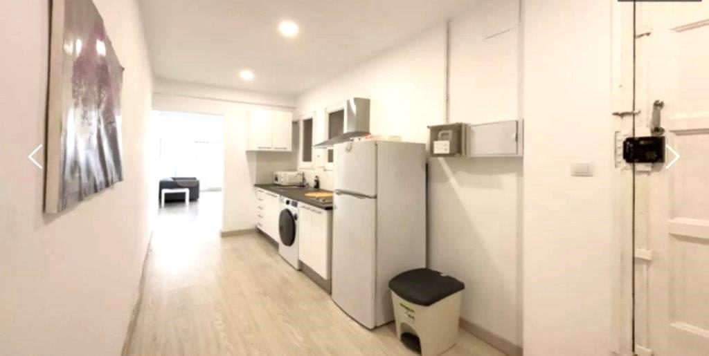 Imagen 9 Local Comercial en venta en Barcelona / Cerca de Jardines de Enric Sagnier y Plaza Molina