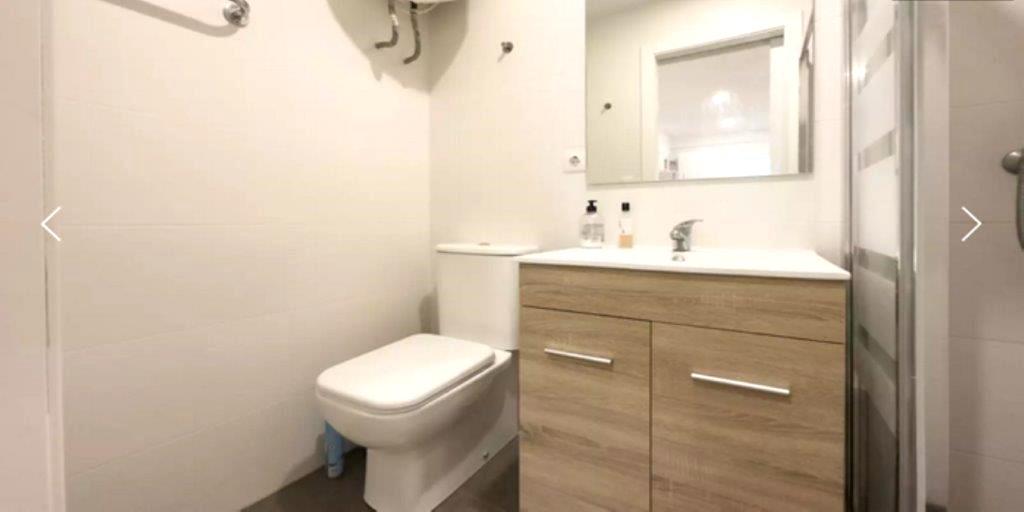 Imagen 10 Local Comercial en venta en Barcelona / Cerca de Jardines de Enric Sagnier y Plaza Molina