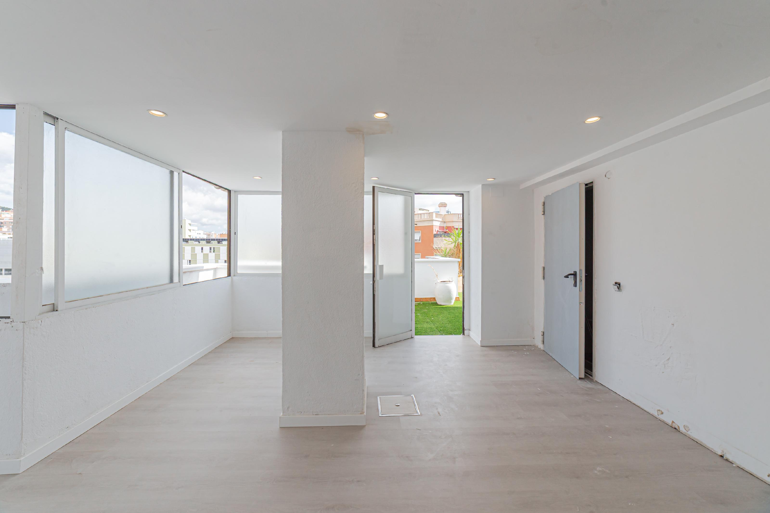 Imagen 18 Ático en venta en Barcelona / Próximo a la Sagrada Familia 