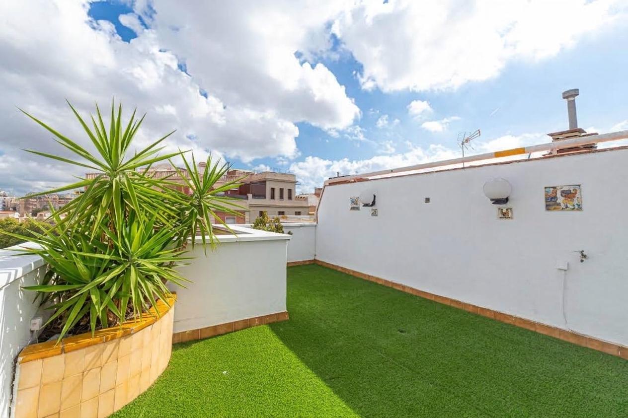 Imagen 1 Ático en venta en Barcelona / Próximo a la Sagrada Familia 