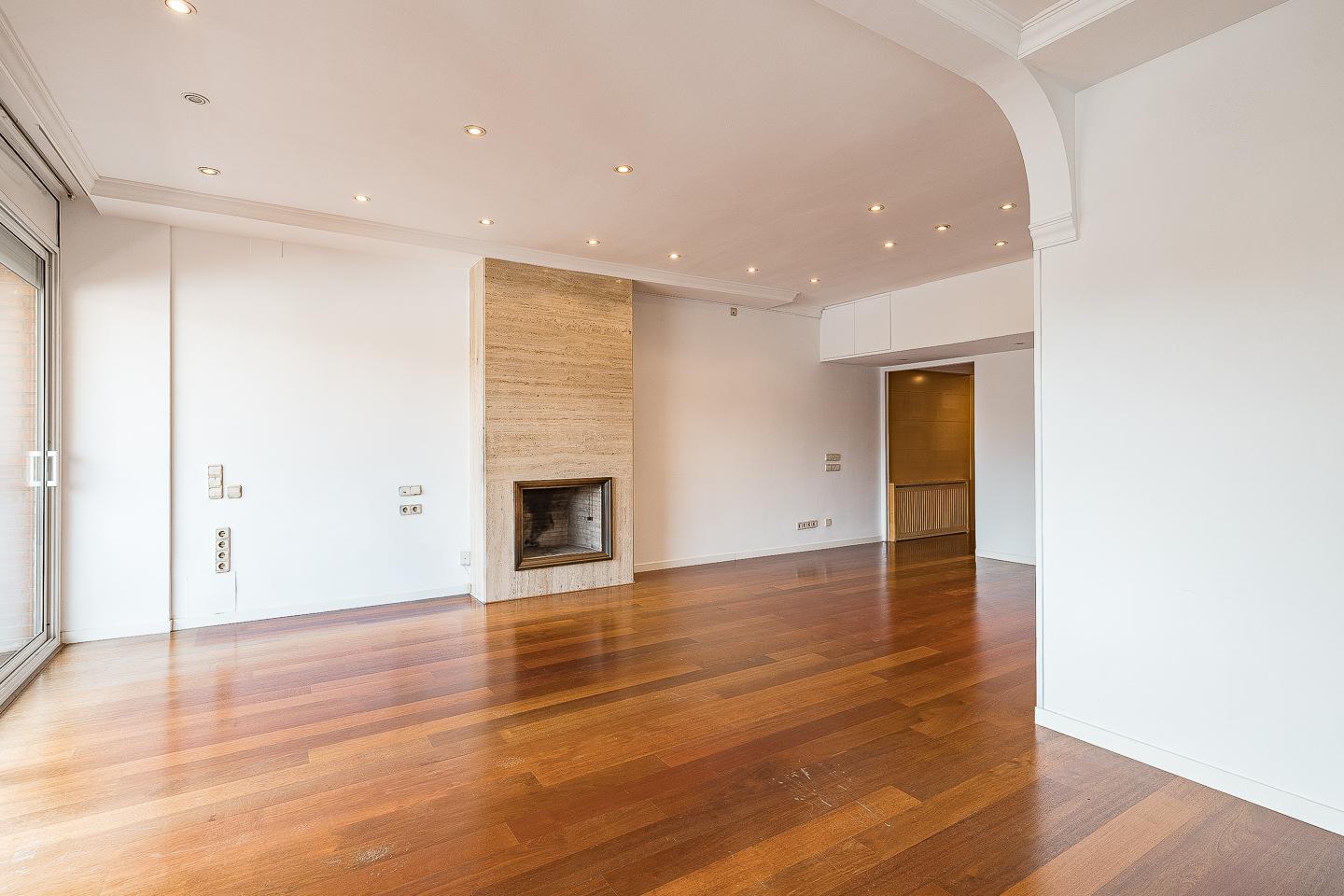 Imagen 3 Piso en venta en Barcelona / Al lado Corte Inglés de Avda. Diagonal