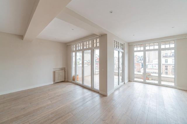 Imagen 3 Inmueble 305604 - Ático en venta en Barcelona / Calle Enric Granados 