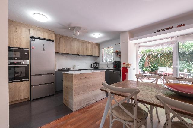 Imagen 4 Inmueble 306062 - Casa en venta en Sant Just Desvern / Ceentro de Sant Just al lado del club de Can Melich 