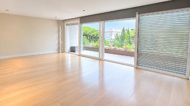 Imagen 1 Inmueble 306481 - Piso en venta en Barcelona / Plaza Kennedy - Calle Císter