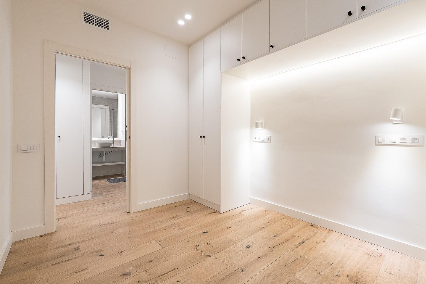Imagen 4 Piso en venta en Barcelona / Calle Europa- Calle Galileu