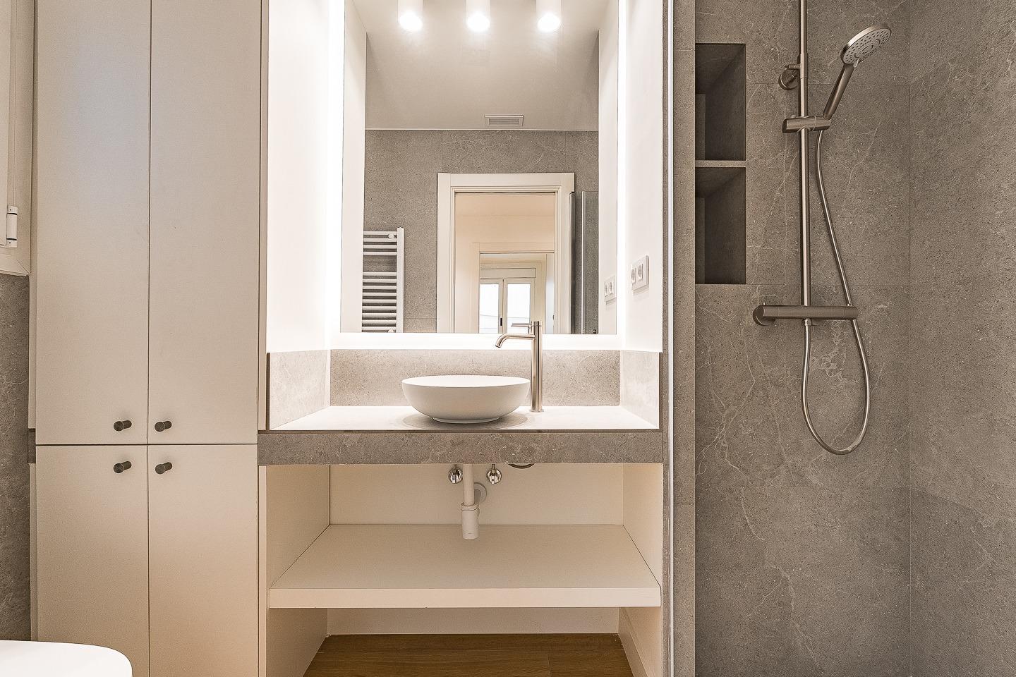 Imagen 31 Piso en venta en Barcelona / Calle Europa- Calle Galileu